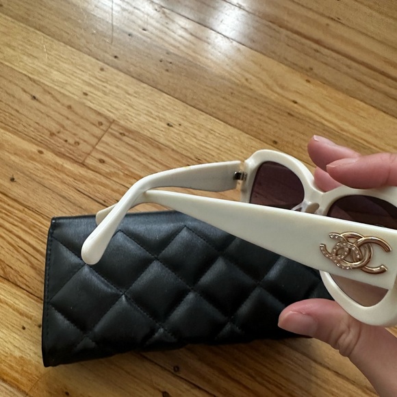 Chanel Sunglasses White Frame - Picture 6 of 6